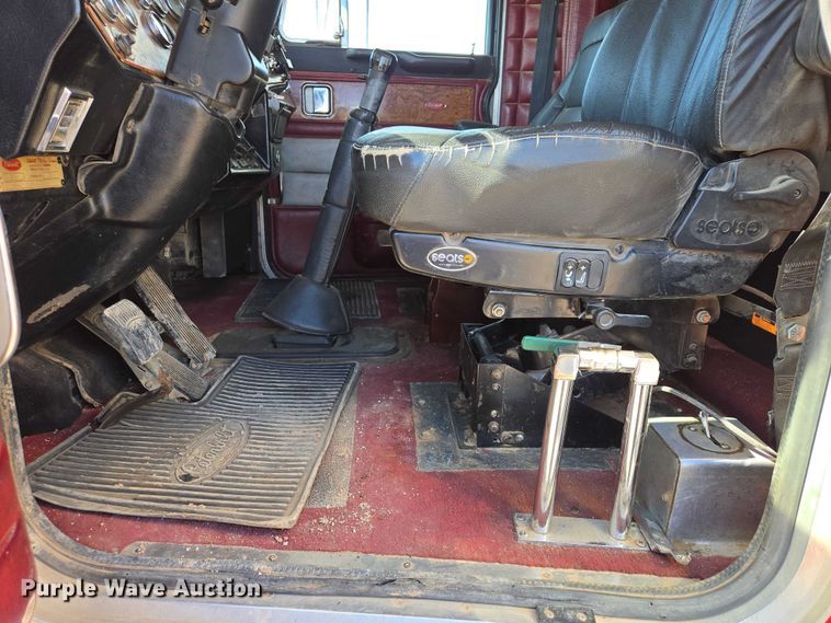 image for item EB1411 1995 Peterbilt 379 semi truck