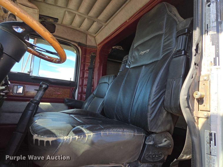 image for item EB1411 1995 Peterbilt 379 semi truck