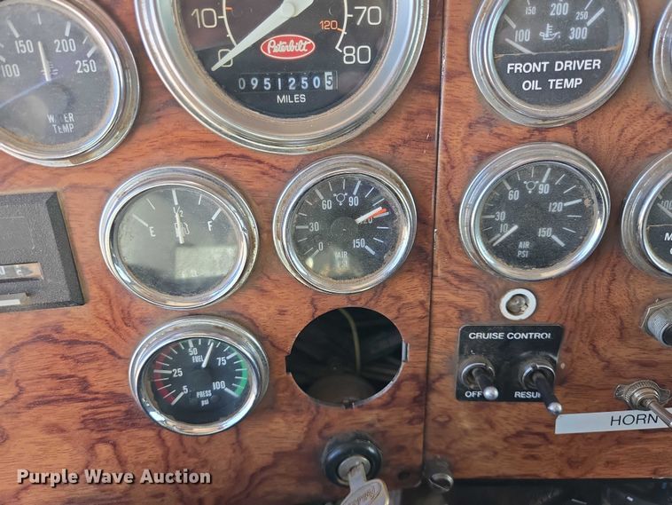 image for item EB1411 1995 Peterbilt 379 semi truck