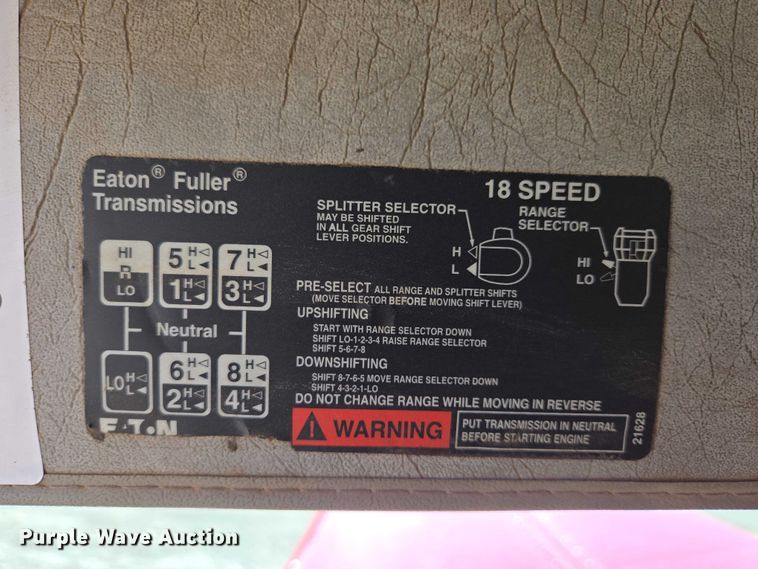 image for item EB1411 1995 Peterbilt 379 semi truck