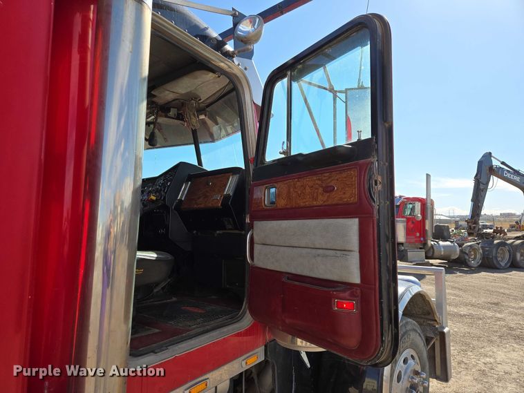 image for item EB1411 1995 Peterbilt 379 semi truck