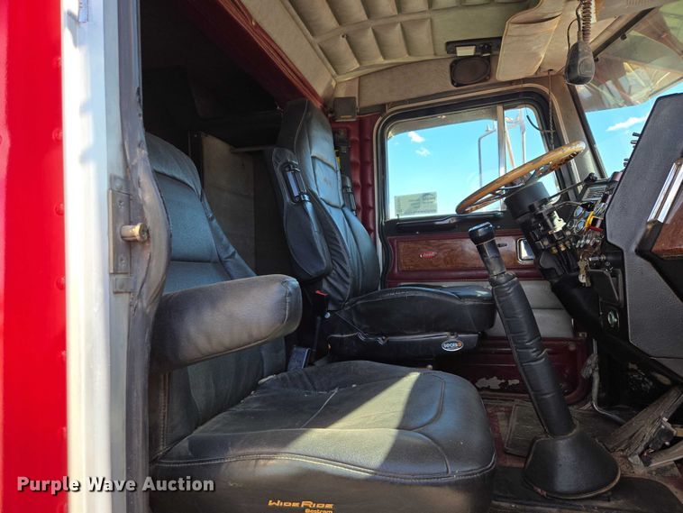 image for item EB1411 1995 Peterbilt 379 semi truck