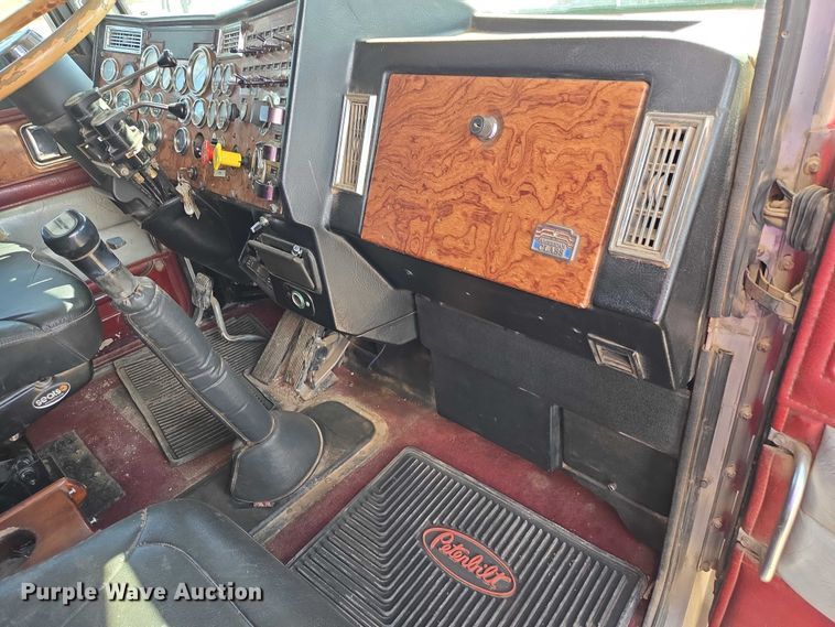 image for item EB1411 1995 Peterbilt 379 semi truck