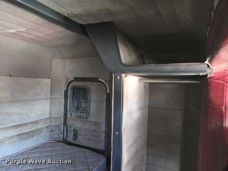 image for item EB1411 1995 Peterbilt 379 semi truck