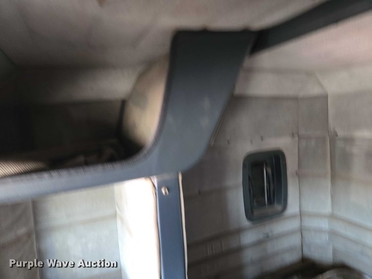 image for item EB1411 1995 Peterbilt 379 semi truck