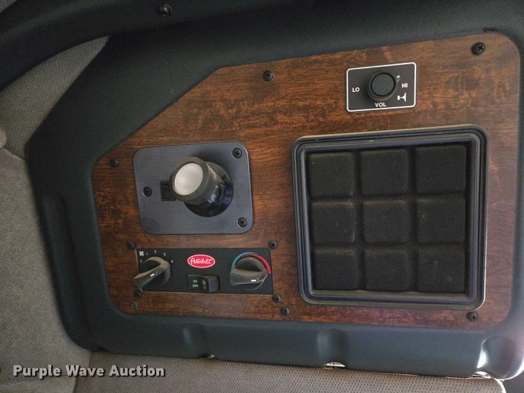 image for item EB1411 1995 Peterbilt 379 semi truck