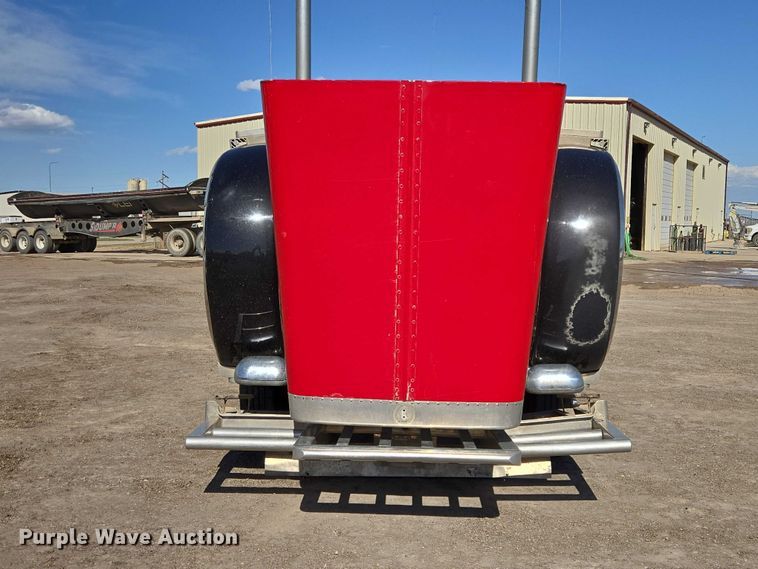 image for item EB1411 1995 Peterbilt 379 semi truck