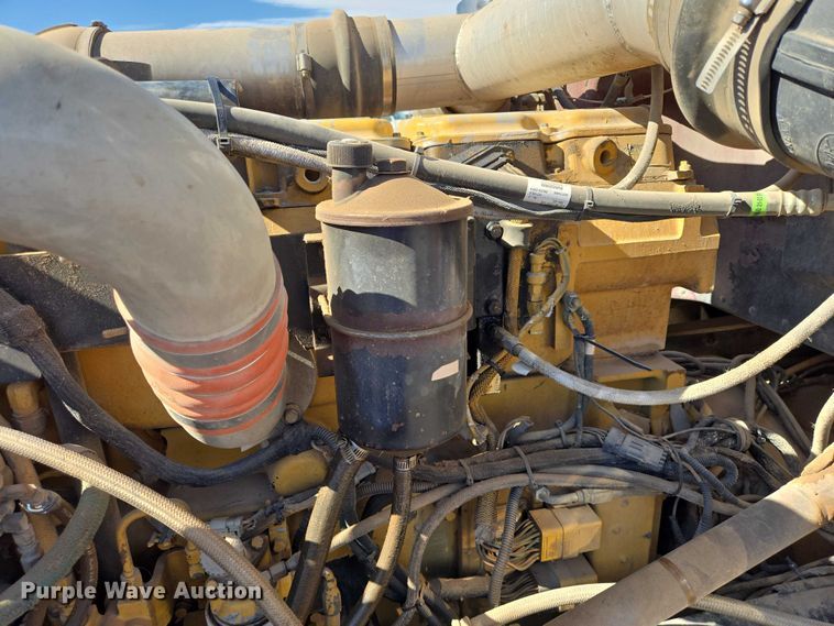 image for item EB1411 1995 Peterbilt 379 semi truck