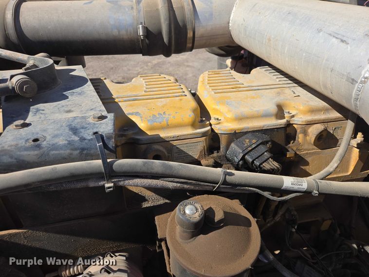 image for item EB1411 1995 Peterbilt 379 semi truck