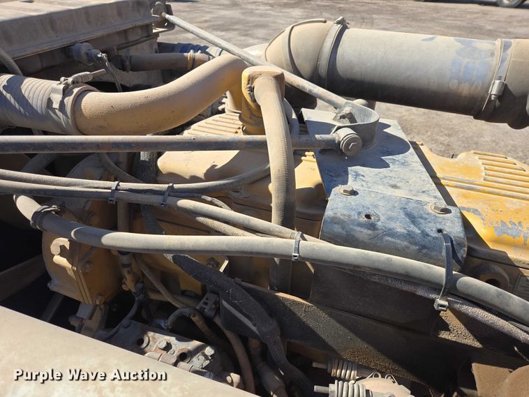 image for item EB1411 1995 Peterbilt 379 semi truck