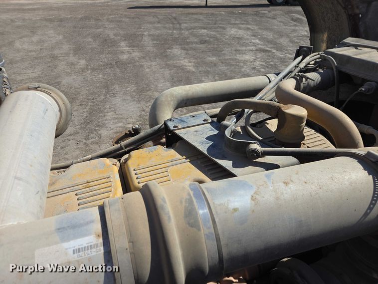 image for item EB1411 1995 Peterbilt 379 semi truck