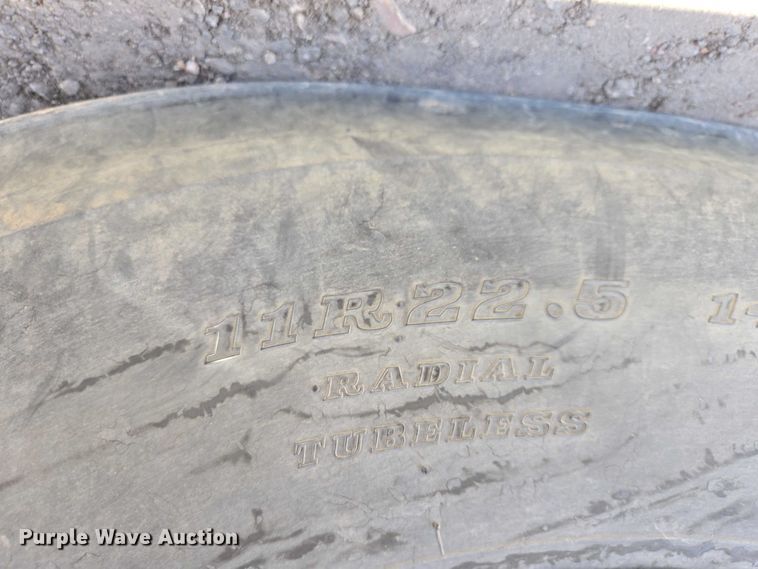 image for item EB1411 1995 Peterbilt 379 semi truck