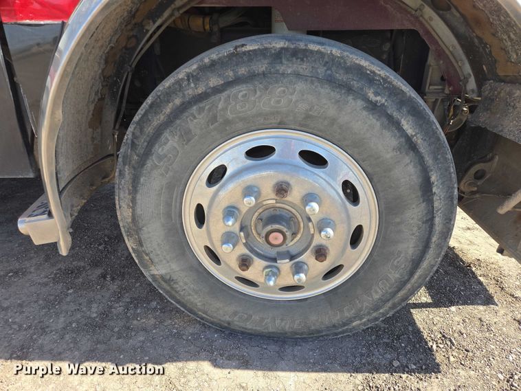 image for item EB1411 1995 Peterbilt 379 semi truck