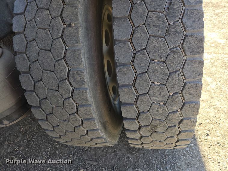 image for item EB1411 1995 Peterbilt 379 semi truck