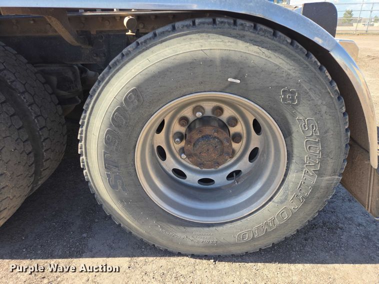 image for item EB1411 1995 Peterbilt 379 semi truck