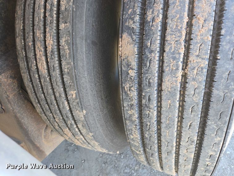 image for item EB1411 1995 Peterbilt 379 semi truck