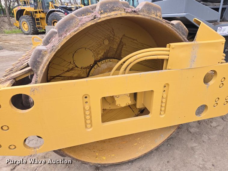 image for item EB1415 1999 Bomag BW 213PDH-3 single drum vibratory roller