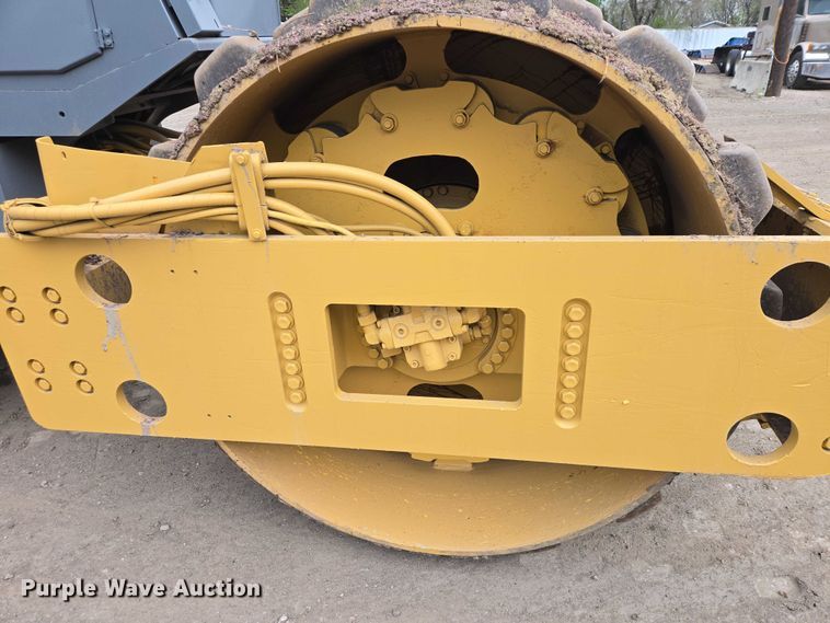 image for item EB1415 1999 Bomag BW 213PDH-3 single drum vibratory roller