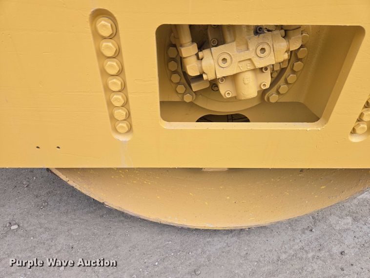 image for item EB1415 1999 Bomag BW 213PDH-3 single drum vibratory roller