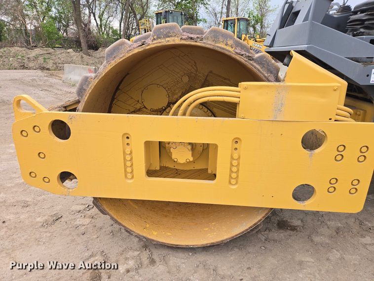 image for item EB1415 1999 Bomag BW 213PDH-3 single drum vibratory roller