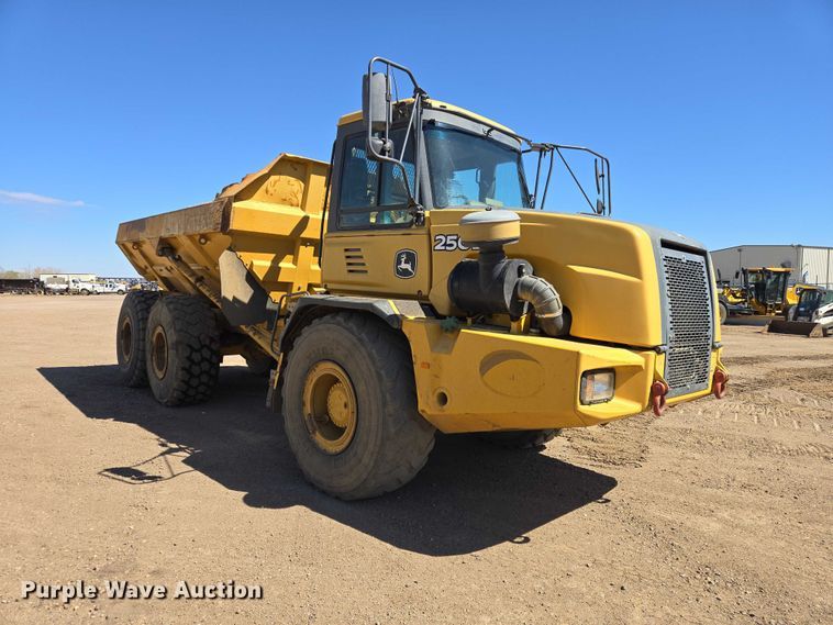 image for item EB1418 2008 John Deere 250D articulated haul truck