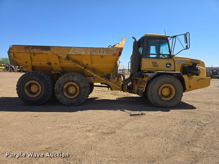 image for item EB1418 2008 John Deere 250D articulated haul truck
