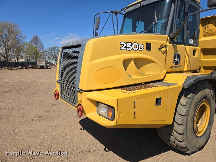 image for item EB1418 2008 John Deere 250D articulated haul truck