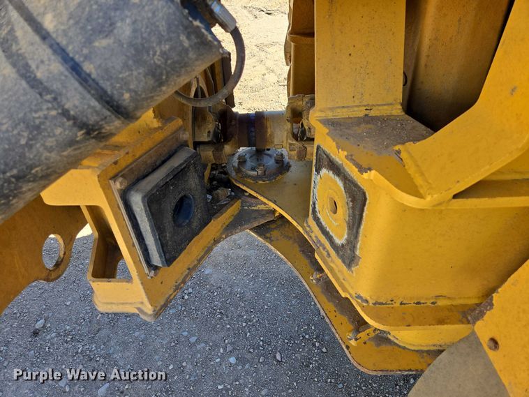 image for item EB1418 2008 John Deere 250D articulated haul truck
