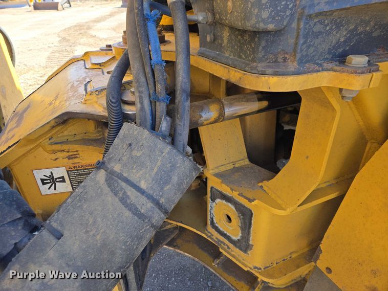 image for item EB1418 2008 John Deere 250D articulated haul truck