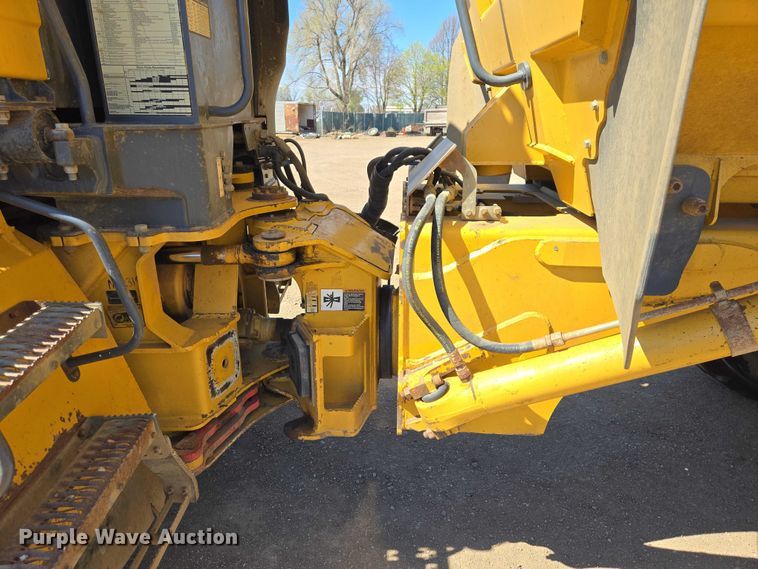 image for item EB1418 2008 John Deere 250D articulated haul truck
