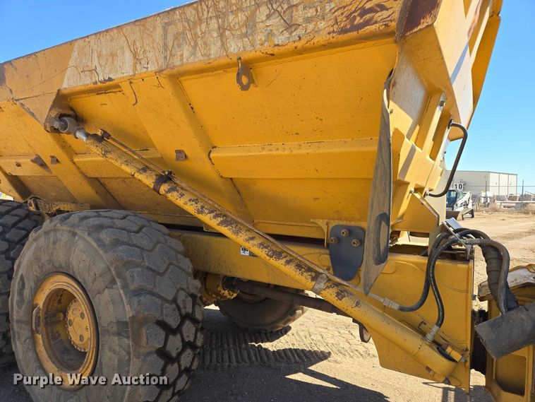 image for item EB1418 2008 John Deere 250D articulated haul truck