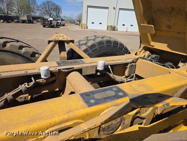 image for item EB1418 2008 John Deere 250D articulated haul truck