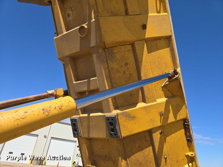 image for item EB1418 2008 John Deere 250D articulated haul truck