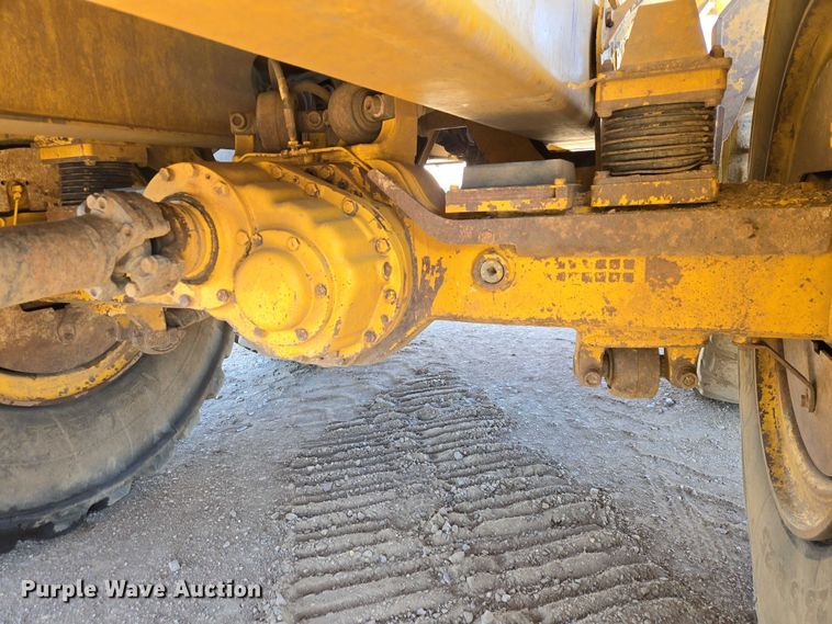 image for item EB1418 2008 John Deere 250D articulated haul truck