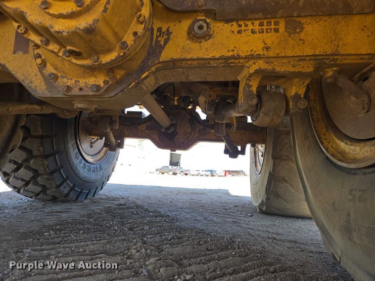 image for item EB1418 2008 John Deere 250D articulated haul truck