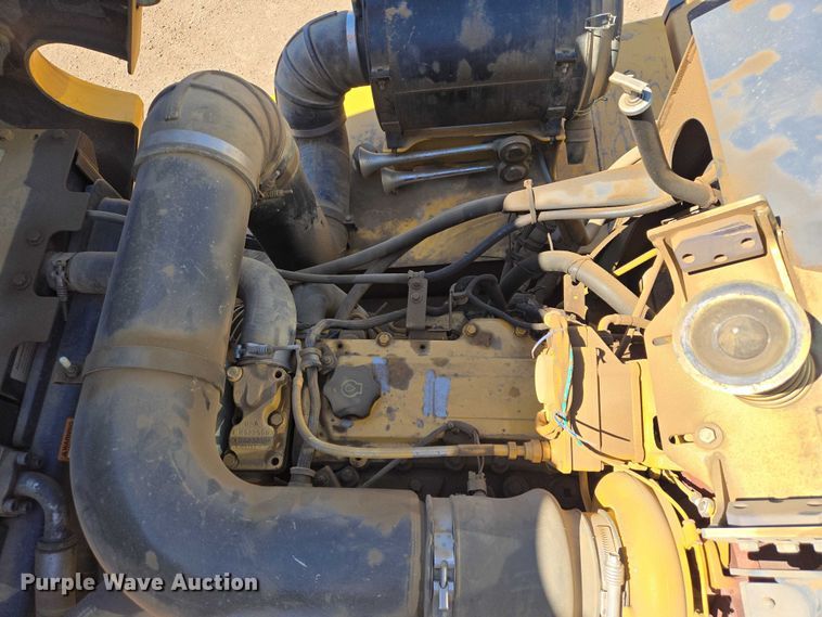 image for item EB1418 2008 John Deere 250D articulated haul truck