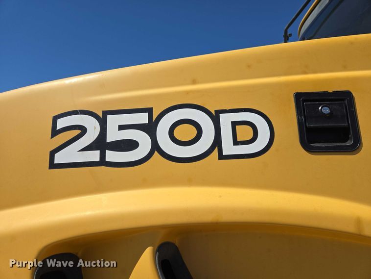 image for item EB1418 2008 John Deere 250D articulated haul truck
