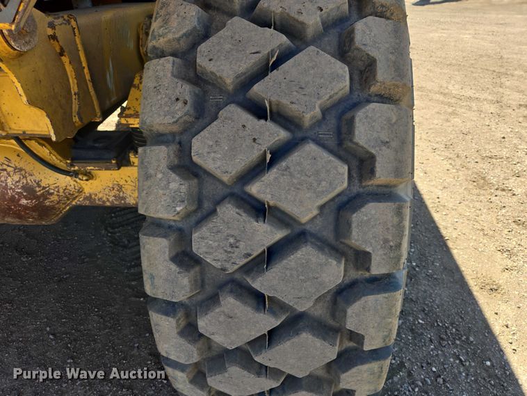 image for item EB1418 2008 John Deere 250D articulated haul truck