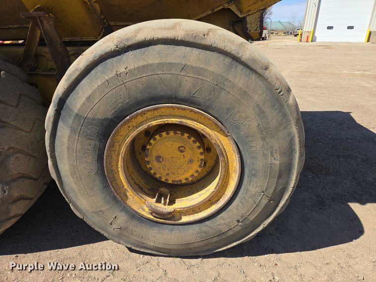 image for item EB1418 2008 John Deere 250D articulated haul truck