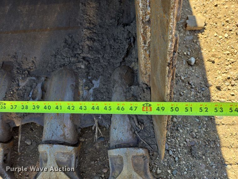 image for item EB1420 2007 John Deere 200D excavator