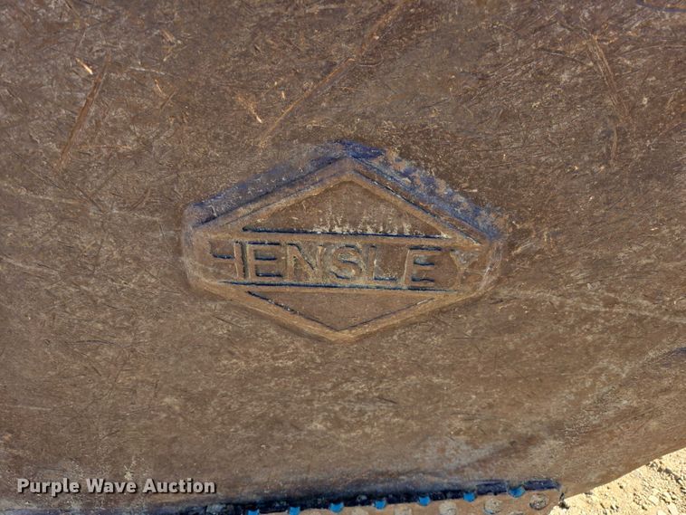 image for item EB1420 2007 John Deere 200D excavator