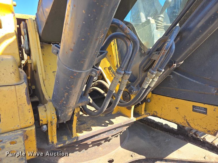 image for item EB1420 2007 John Deere 200D excavator