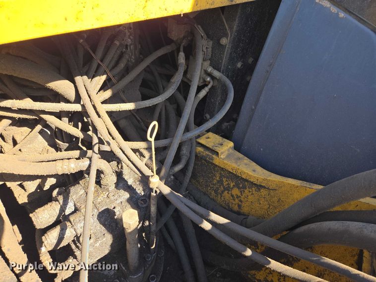 image for item EB1420 2007 John Deere 200D excavator