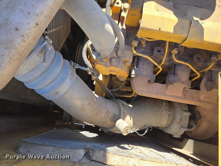 image for item EB1420 2007 John Deere 200D excavator