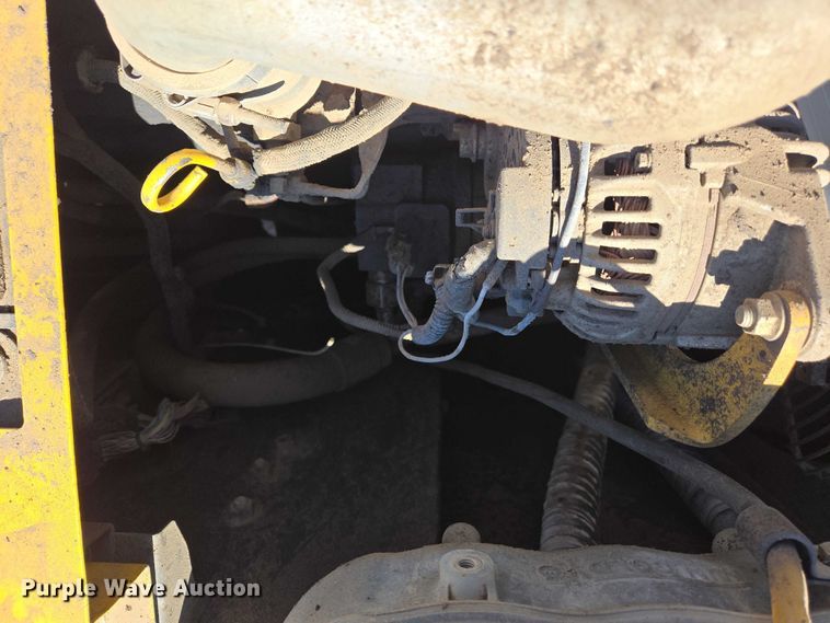 image for item EB1420 2007 John Deere 200D excavator