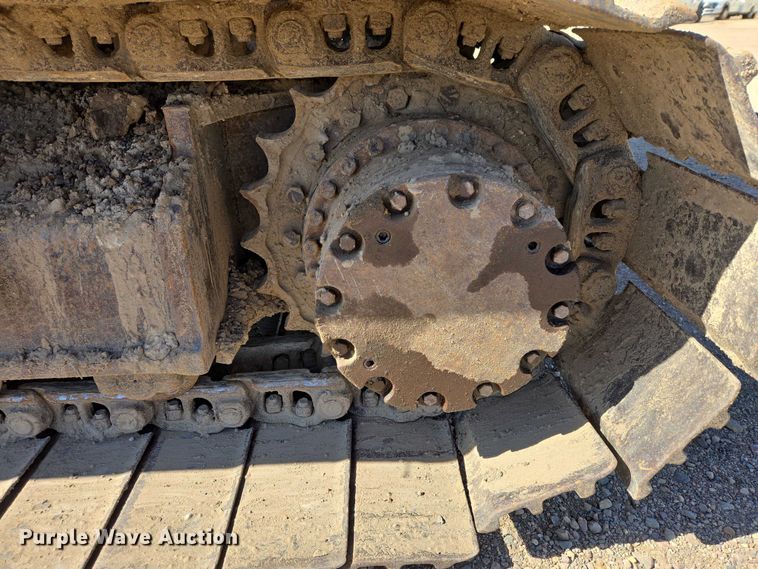 image for item EB1420 2007 John Deere 200D excavator
