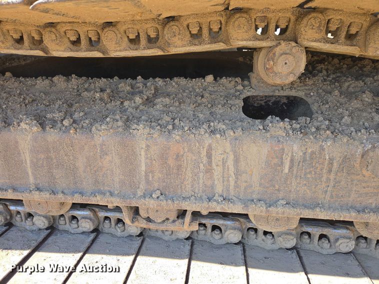 image for item EB1420 2007 John Deere 200D excavator