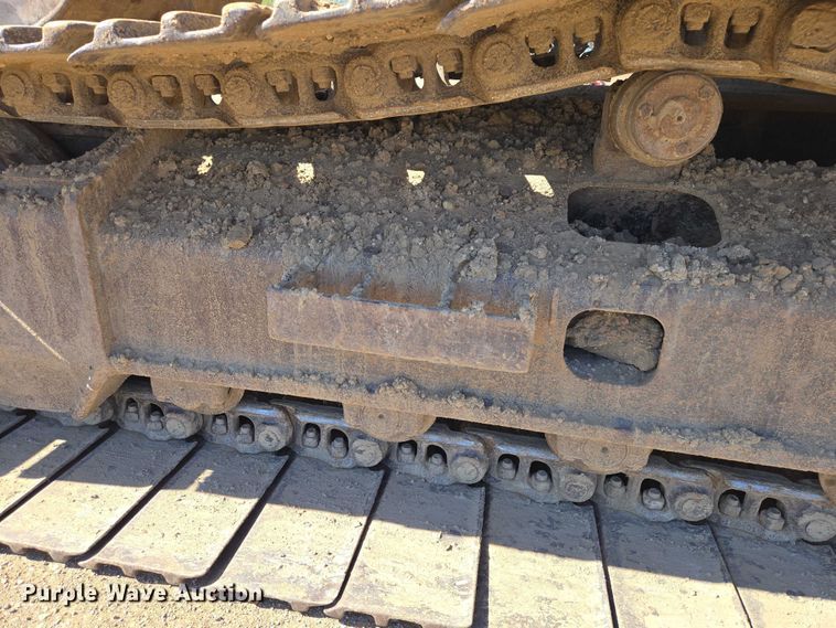 image for item EB1420 2007 John Deere 200D excavator