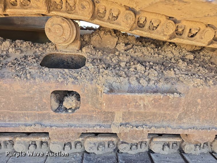 image for item EB1420 2007 John Deere 200D excavator