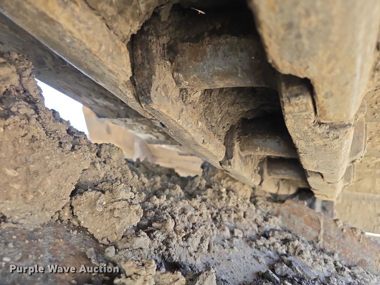 image for item EB1420 2007 John Deere 200D excavator